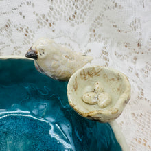 Load image into Gallery viewer, Bird Pinch Pot
