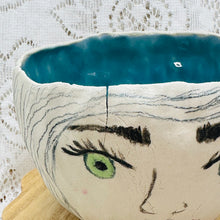 Load image into Gallery viewer, Second- Lady Pinch Pot
