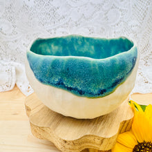 Load image into Gallery viewer, Pinch Pot with drainage
